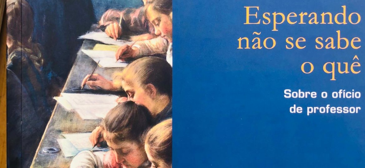 livros à mão, imagem externa